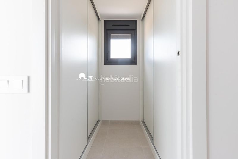 Foto b6ecfcf8-ee28-4efd-bdb1-d72aa9d90ee8. Chalet amplio chalet de obra nueva situado a tan sólo 10 minutos del centro de el campello. en Busot