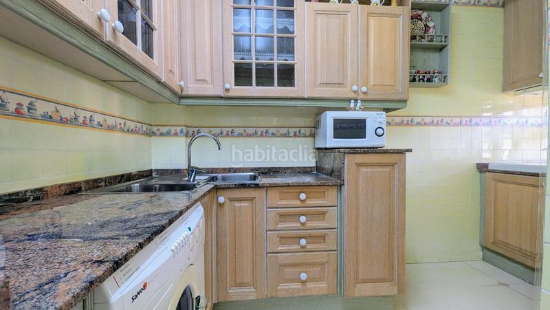 Foto 0d0951d9-8746-40da-b85b-ca51602e76e8. Estudi amb aparcament a Playa Levante Benidorm