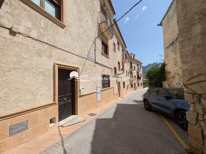 Foto 1b3eac24-1281-4930-a58e-89a4b38b1f32. Casa casita con encanto con impresionantes vistas a la montaña en Bolulla