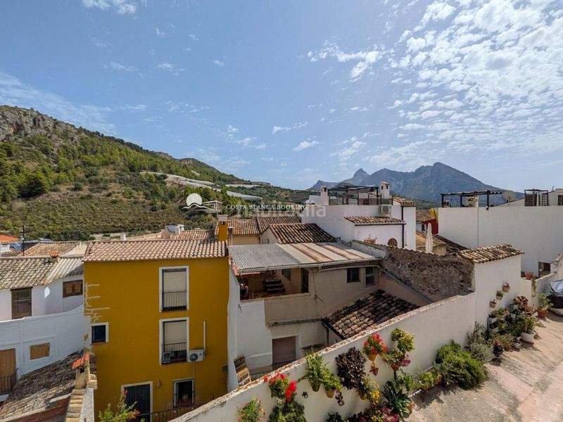 Foto 961dede6-4ade-4b85-a8ec-240c5684a78d. Casa casita con encanto con impresionantes vistas a la montaña en Bolulla