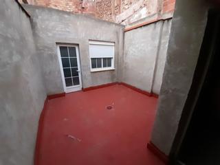 Pis  Calle la democracia. Se vende piso para terminar en gestalgar !!!