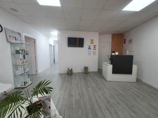 Lloguer Local Comercial  Carretera calera y chozas. Centro de fisioterapia, mdico y estetico