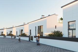 Casa adossada a Montgat. Espectacular obra nueva