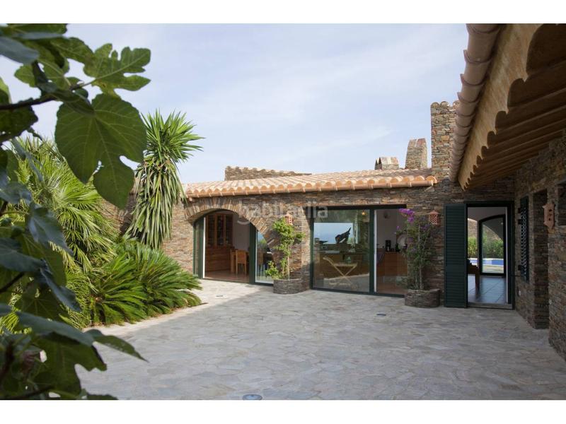 Foto bff691a7-7405-4155-b4ad-08ca0ddb4895. Casa amb calefacció aparcament piscina a Cadaqués