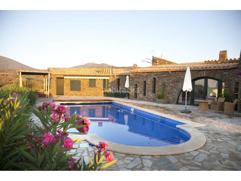 Foto f131f80a-a1e2-44ae-a6ed-024c7d4f2445. Casa amb calefacció aparcament piscina a Cadaqués