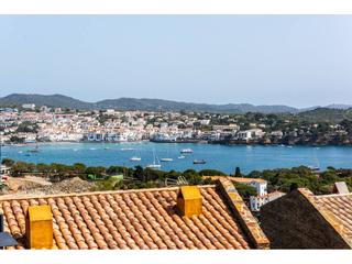 Casa  Portaló. Venta  casa en cadaqués con licencia de alquiler turístico.