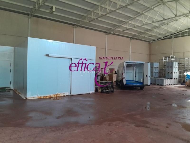 Foto 09a85711-3e46-45f7-b26f-975160327c65. Bâtiment à usage industriel dans Torrijos