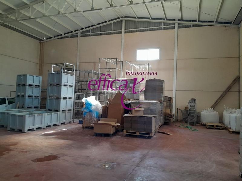 Foto 185ccee2-0e21-44a3-82be-ecd8ddfdf826. Bâtiment à usage industriel dans Torrijos