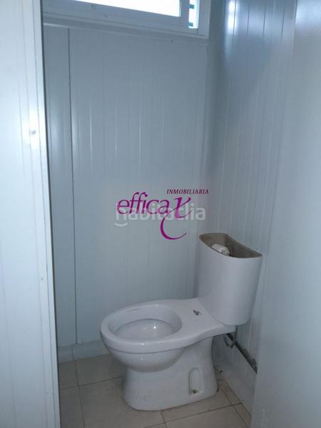 Foto 50af205b-f7eb-4cbd-83dc-6ee2d6630846. Bâtiment à usage industriel dans Torrijos