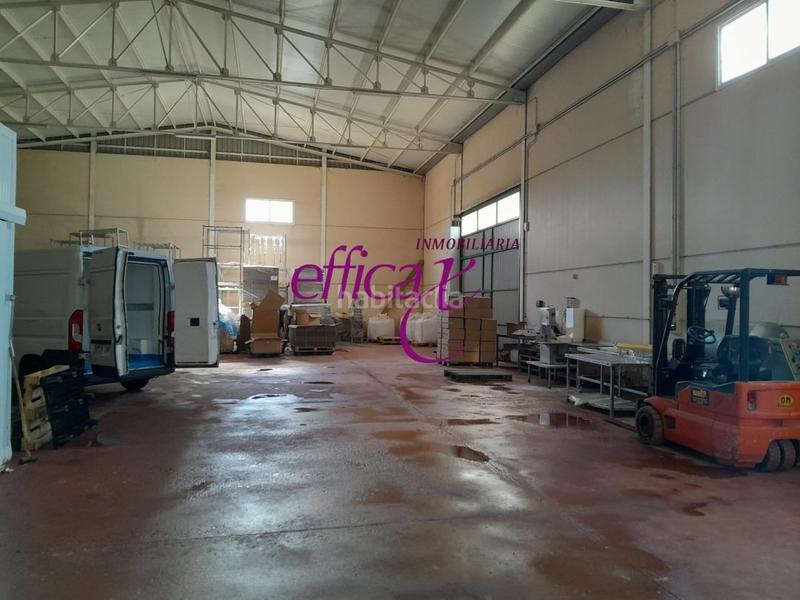 Foto ba98b811-577f-48fc-8448-38c7de43ad01. Bâtiment à usage industriel dans Torrijos