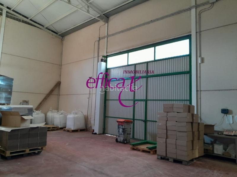 Foto bd2cf246-0604-4c8a-8821-a720a8760fa5. Bâtiment à usage industriel dans Torrijos
