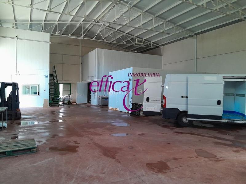 Foto c605941b-342c-451f-9ce7-25792b550977. Bâtiment à usage industriel dans Torrijos