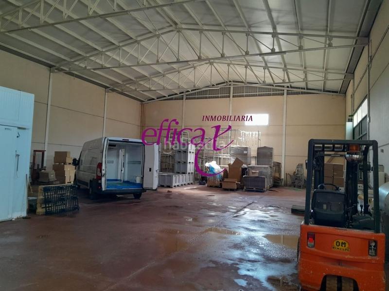 Foto cc5c47b5-9a64-4f99-9718-d968ea979c50. Bâtiment à usage industriel dans Torrijos