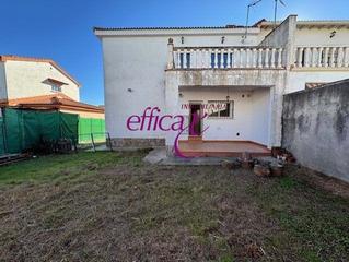 Casa a Santa Olalla. Venta de chalet pareado en santa olalla