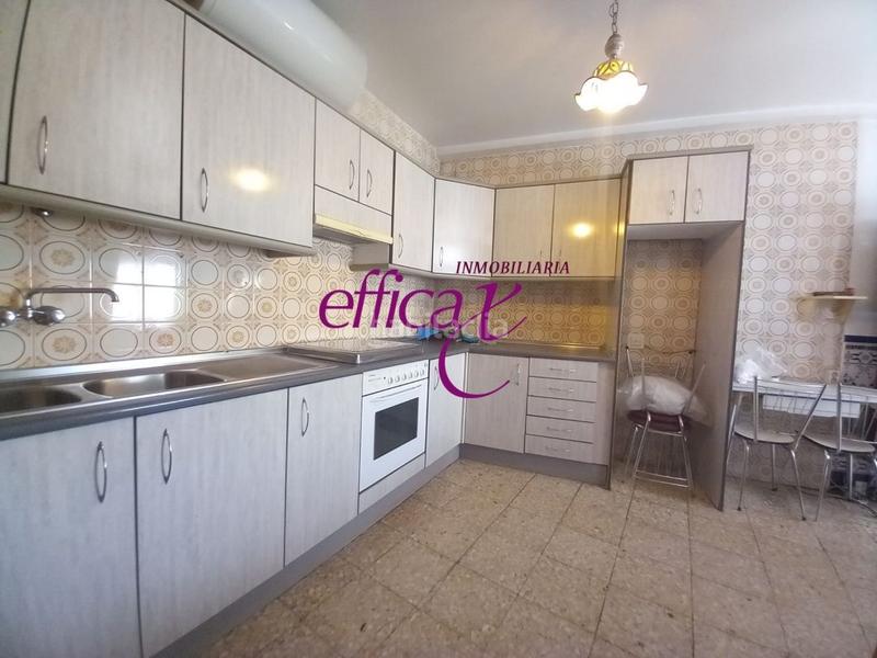 Foto e64cd2d8-1919-4a46-a907-98a6aa41c173. Casa amb calefacció aparcament a Torrijos