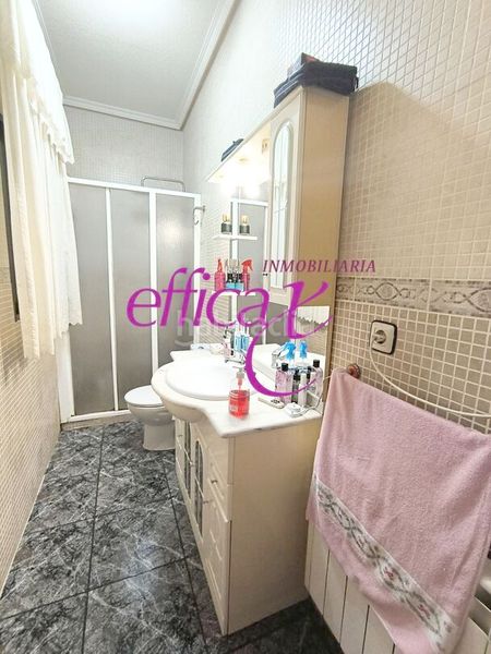 Foto 9ca06a6a-d302-4ae8-b227-4f70437a91cf. Casa amb calefacció aparcament a Burujón