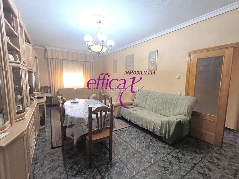 Foto ac99c657-ea02-414c-b861-1e07a543fe6a. Casa amb calefacció aparcament a Burujón