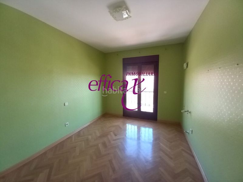 Foto 6fa3d46d-22b8-42c2-a913-476a24481376. Casa amb calefacció aparcament a Torrijos
