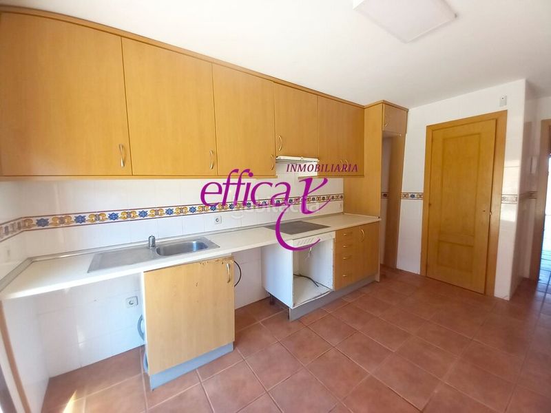 Foto b3aa004a-df53-4019-8c0f-2579e005ebab. Casa amb calefacció aparcament a Torrijos