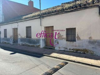 Casa a Torrijos. Casa en venta en torrijos a reformar! 420 m2 de parcela