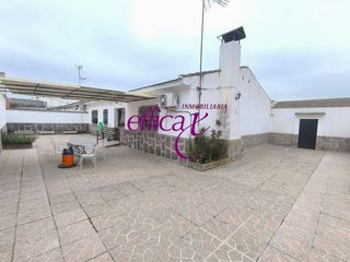 Casa in Novés. Venta de casa en una planta