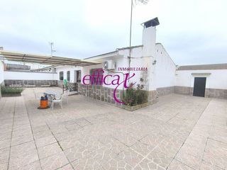Casa in Novés. Venta de casa en una planta