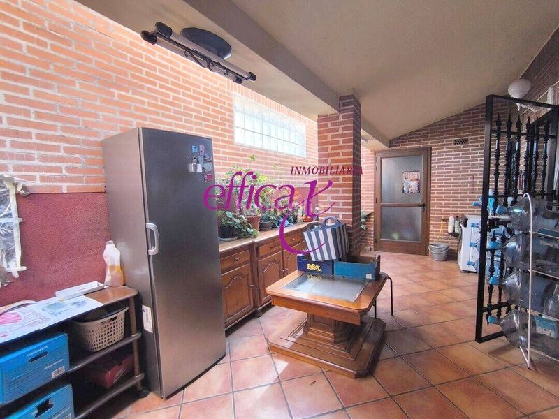 Foto 4384f70b-0d52-4c93-99c7-da3d0efd4996. Casa amb calefacció aparcament a Gerindote