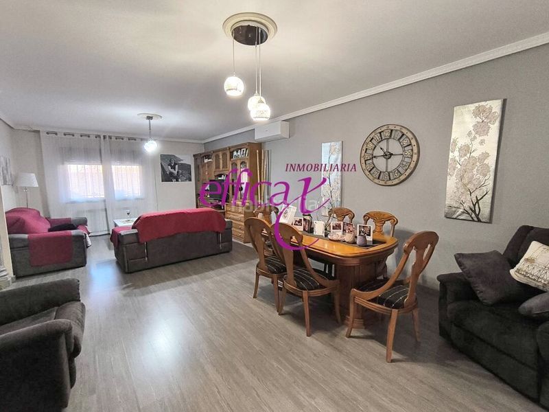 Foto b625a3d3-8cd7-4b48-8753-83762a3ca492. Casa amb calefacció aparcament a Gerindote