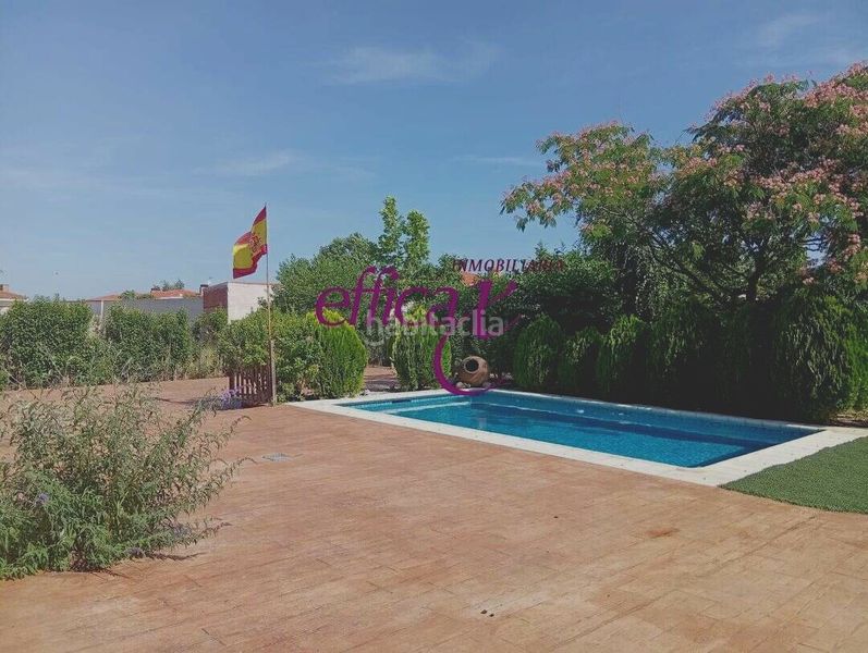 Foto 21a6c8fe-99d3-4284-bfba-d16235aec807. Casa amb calefacció piscina a Lucillos