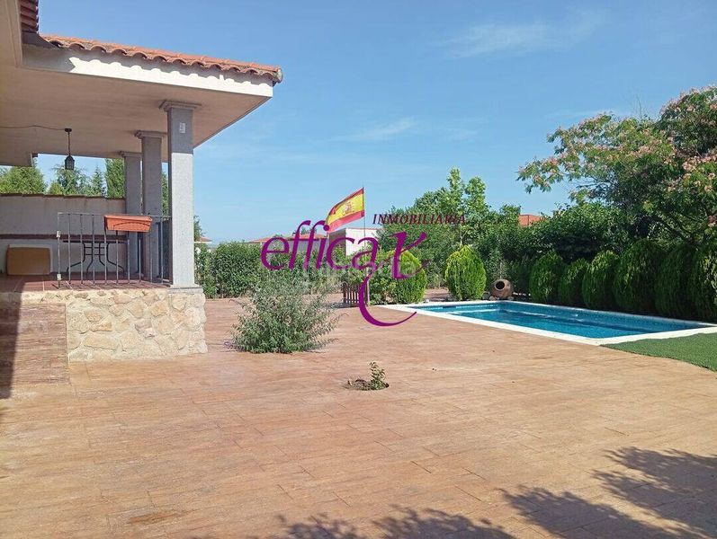 Foto 60e38e2b-a466-46cb-97eb-4b7a3140b4a1. Casa amb calefacció piscina a Lucillos