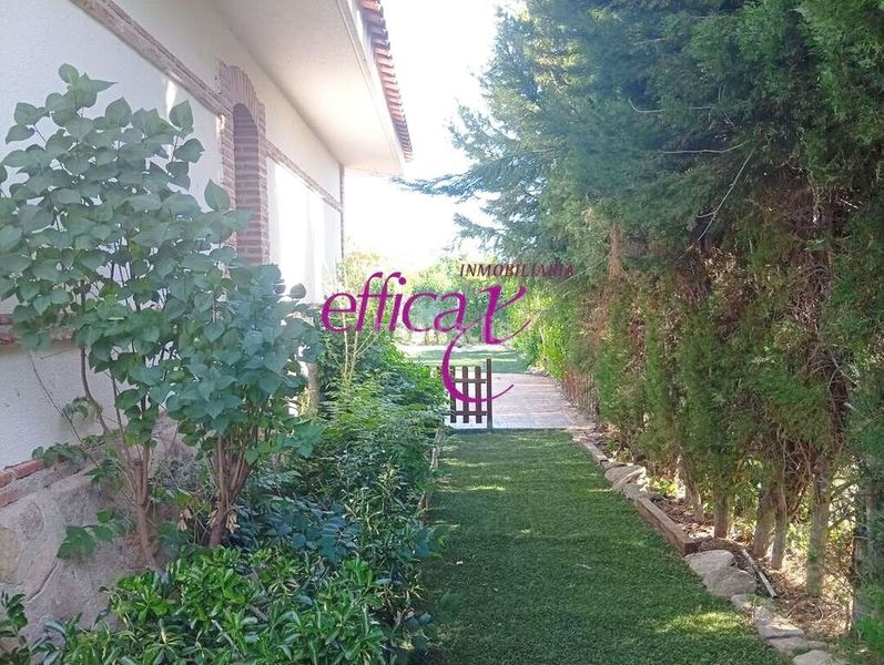 Foto 8a7e5b5c-237a-4751-beb0-fd3a83ae0626. Casa amb calefacció piscina a Lucillos