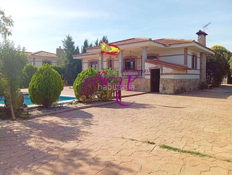 Foto 9296f1d1-9bcb-46f7-8c66-e92c8b34e6b8. Casa amb calefacció piscina a Lucillos