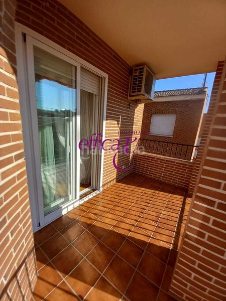 Foto 34195c2a-d657-4e22-af28-11e014ef4852. Casa amb calefacció aparcament piscina a Torrijos