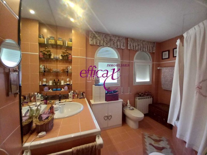 Foto ae406ac7-ba60-4233-817d-e1c0d863ea97. Casa amb calefacció aparcament piscina a Torrijos