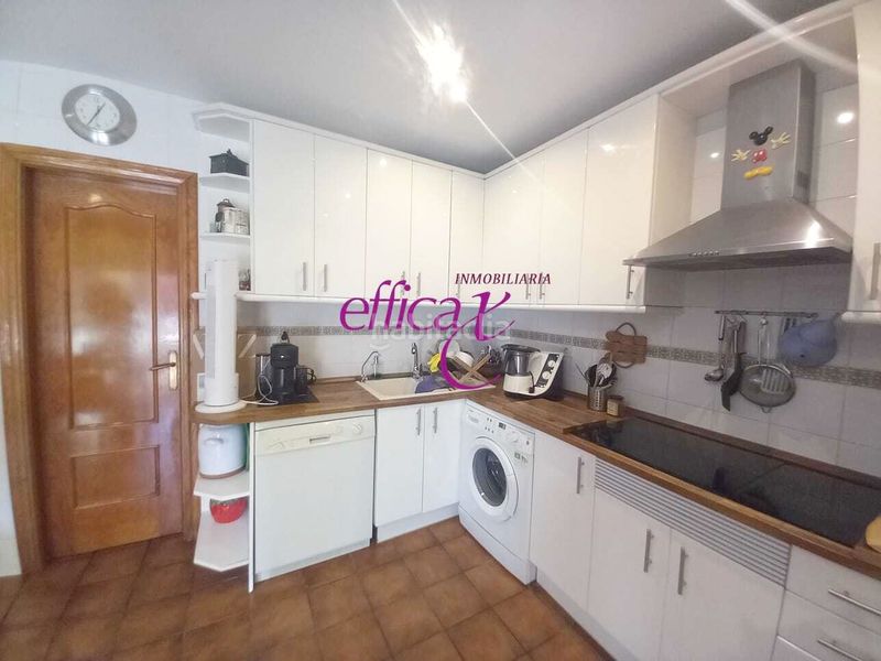 Foto e876ed94-9068-4388-aac8-bb3d58871e0e. Casa amb calefacció aparcament piscina a Torrijos