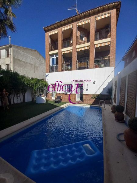 Foto f2474e22-ebce-4908-bcad-d948b3532f39. Casa amb calefacció aparcament piscina a Torrijos