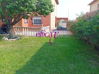 Casa a Alcabón. Se vende chalet pareado totalmente amueblado en alcabon
