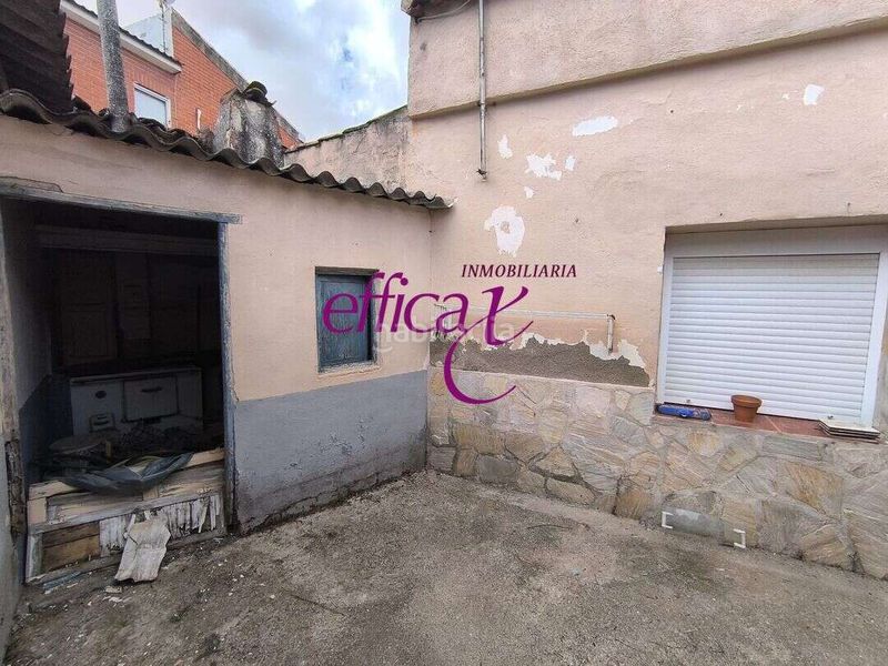 Foto f68c8855-6fd1-42e4-ad5c-9ac15a9c0907. Casa amb aparcament a Novés