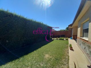 Chalet in Novés. Venta de chalet en campo de golf de noves