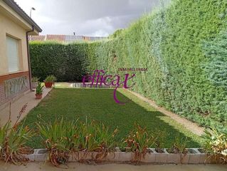 Xalet a Novés. Venta de chalet en campo de golf de noves