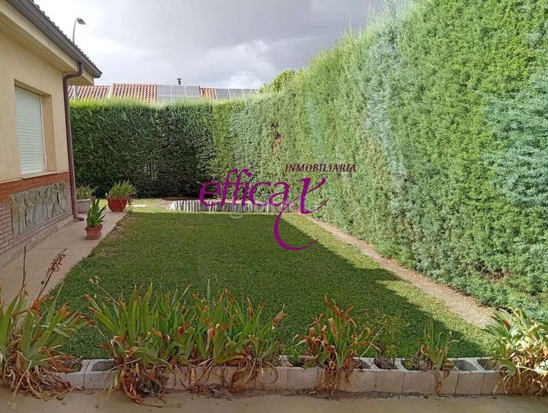 Foto f826697e-125d-4525-a3c1-4b65e383ba01. Xalet amb calefacció a Novés