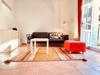 Miete Etagenwohnung in Embajadores-Lavapiés. Piso exterior amueblado