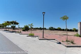 Terrain résidentiel à Avenida adolfo suárez 70