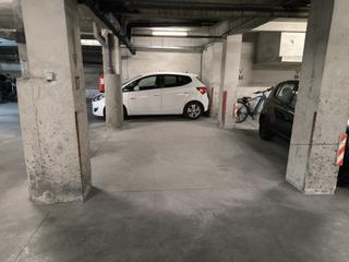Parking coche en Calle de bravo murillo 94. Plaza grande de garaje