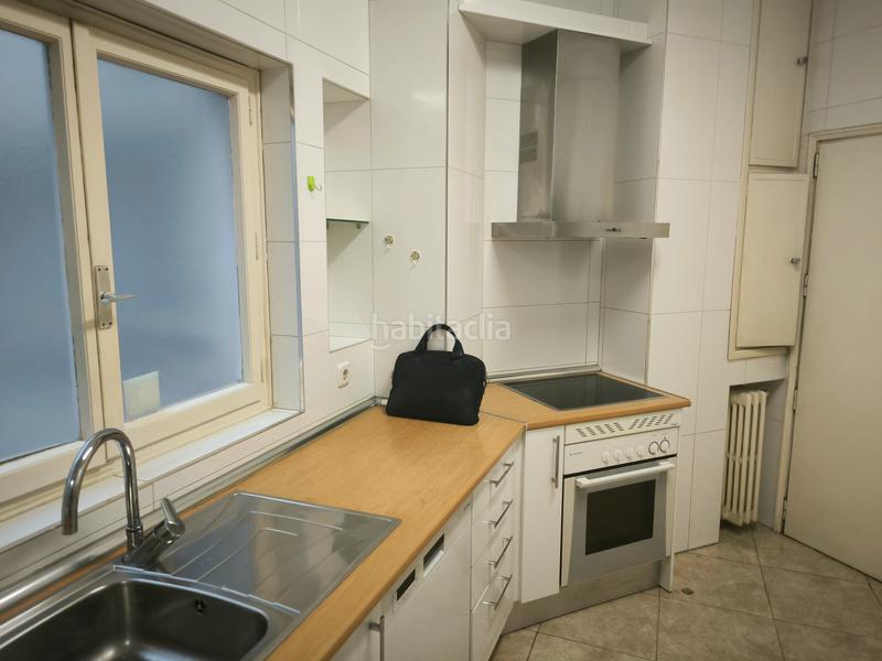Foto e0a8dd4c-0aa5-46b5-b321-7e1a3d1e6f40. Location appartement dans Ríos Rosas-Nuevos Ministerios Madrid
