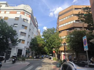 Rent Flat in Calle de ayala 86. Piso reformado calle barrio salamanca