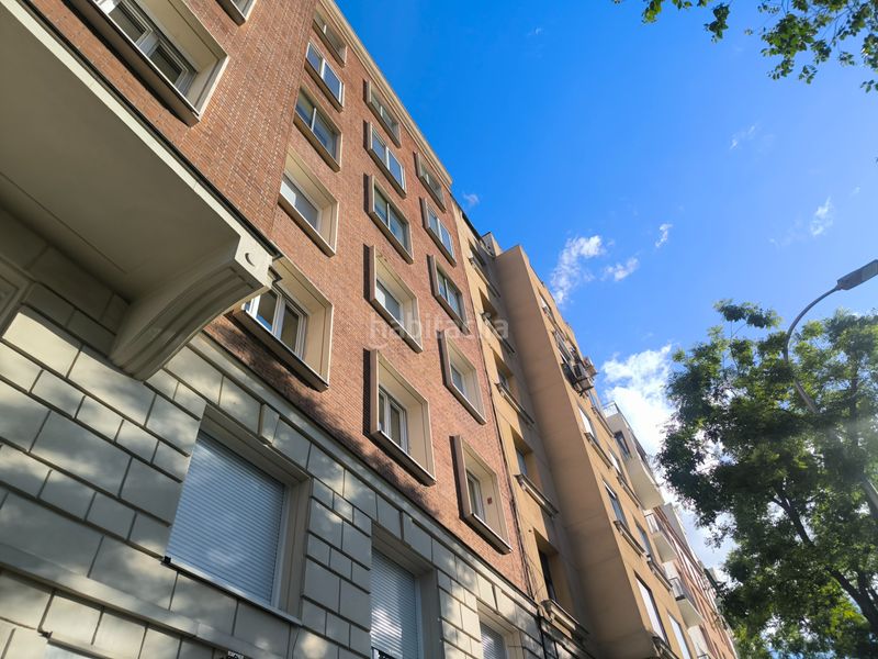 Foto cf93b44a-5a99-4aac-abc1-0750efe16a16. Pis a avenida de filipinas 7 a Vallehermoso Madrid