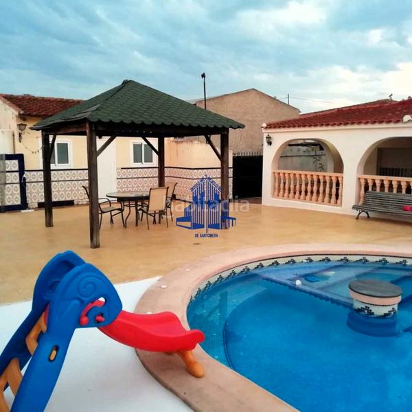 Foto ad5b365d-ff16-426c-81ad-0ed045dc99c0. Chalet con camino parcheggio piscina in Fortuna