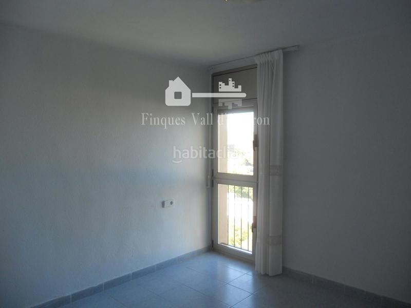 Foto 199e909d-45eb-4cae-b633-f09f13f240f0. Pis a Montbau Barcelona