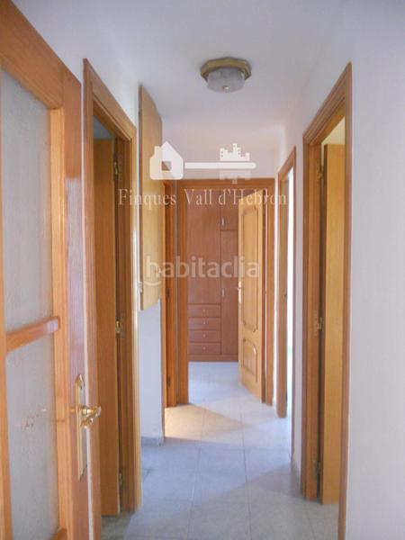 Foto d8c486de-b456-4098-881d-06b03e537f82. Pis a Montbau Barcelona